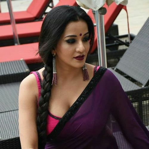 yourholycyclecollectionuniverse: Perfect Hindu Whore. Her body is sculpted for male pleasure. 