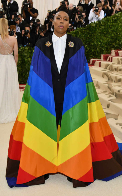 omgthatdress:Lena Waithe came wearing pride! LOVE IT! She’s got some fantastic butch fashion, 