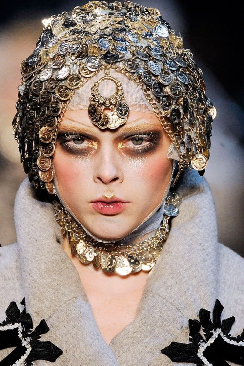 readytorunway: Coco Rocha at John Galliano Fall/Winter 2009 Look Number 2