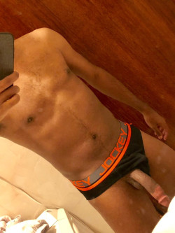 roaminfan-two:So so beautiful Arab dick and body !!!