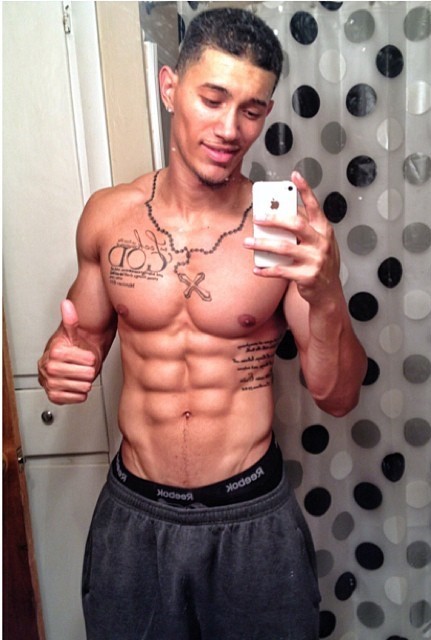 youngmale2:essfitcee:  Brian   so Sexy
