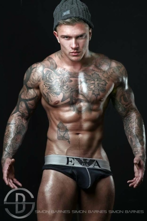 confessionsofmydirtymind:  Andrew England 