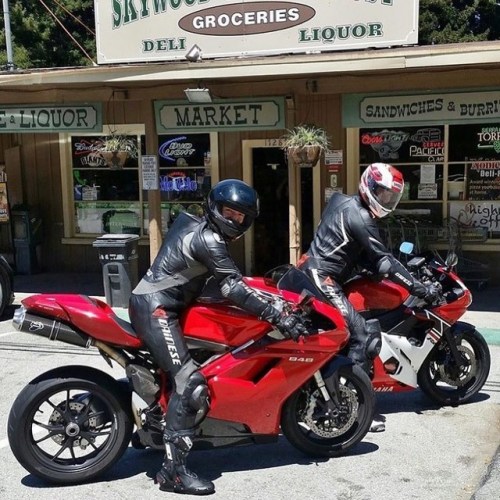 blackleatherbikers:@wolfpupsf www.instagram.com/p/B0GknktoOjg/?igshid=1bdtawr1f5c5t
