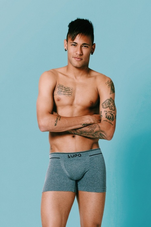 amazingmalenudity:    Neymar   