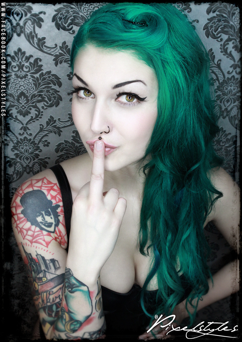  Victoria van Violence  