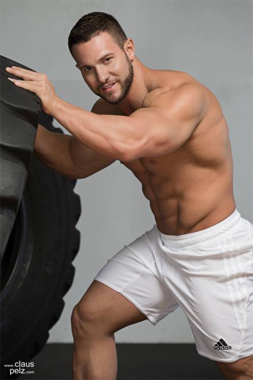 cdnlifter27:  Todd Morgan Photos: Claus Pelz
