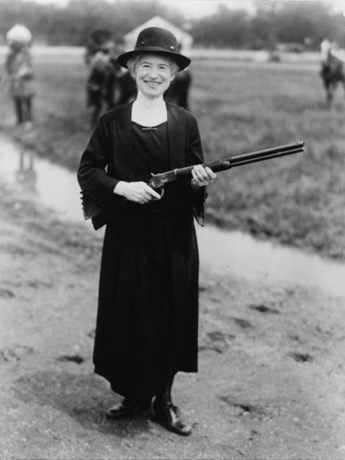 aiiaiiiyo: American rodeo star and sharpshooter Phoebe Mozee (1860 - 1926), better known as Annie Oa