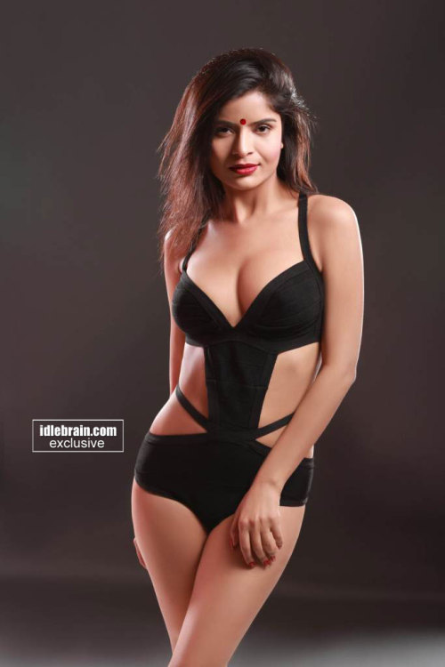sexy-indian-actress:  Gehana Vasisth#677