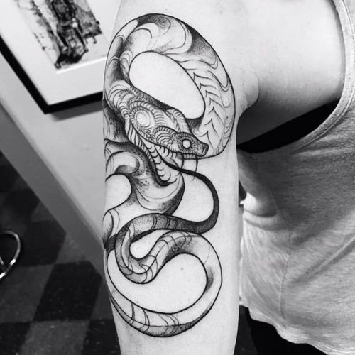 nataliehall: natalietattoos: Ouroboros today ❤🐍 #darkartists #ouroboros #ouroborostattoo #blackworkerssubmission  (at Purple Panther Tattoo) Still workin on tattoos over at the ol’ Purple Panther. sheckitout \m/ 