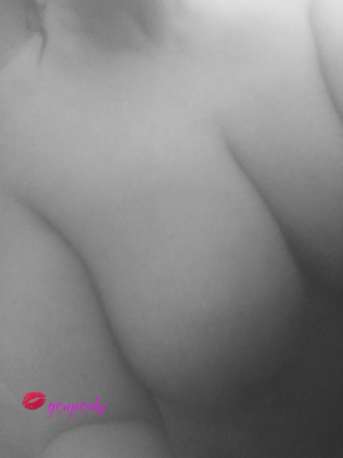 gcupcake8:  HAPPY HUMP DAY!!!  💋🍥