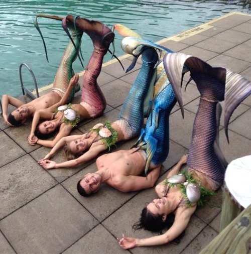 nenufair:  bi-cycle-sexual:  canadiansherlockian:  OMG THERE’S A MERMAID SCHOOL THAT JUST OPPENED HERE AND I’M CRYING THEY’RE TEACHING YOU HOW TO BE A MERMAID  FOR ALL AGES ALL GENDERS  EVERYBODY X  THIS IS THE MOST BEAUTIFUL THING IVE EVER SEEN