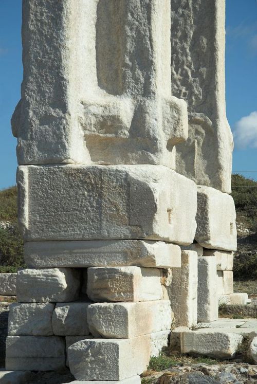 historyfilia:The gate of the Sanctuary of Delian Apollo, Naxos (Greece)