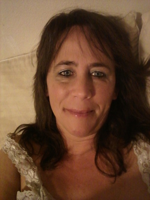 munchinmunchkin1:  #munchinmunchkin1,#midweststag’s vixen/wife #me#relaxtime#night tiMe R&R