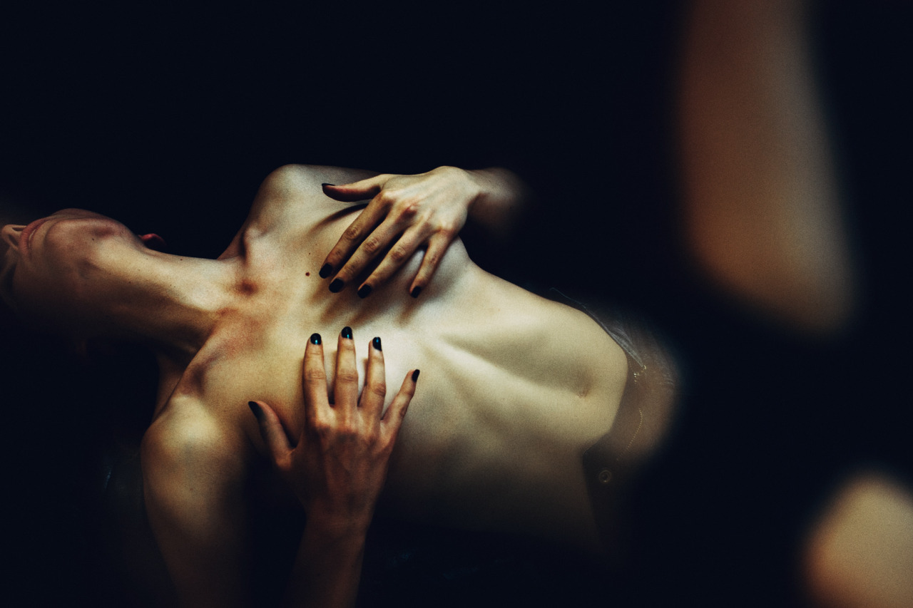 line-be:  Photography by @rovinski 