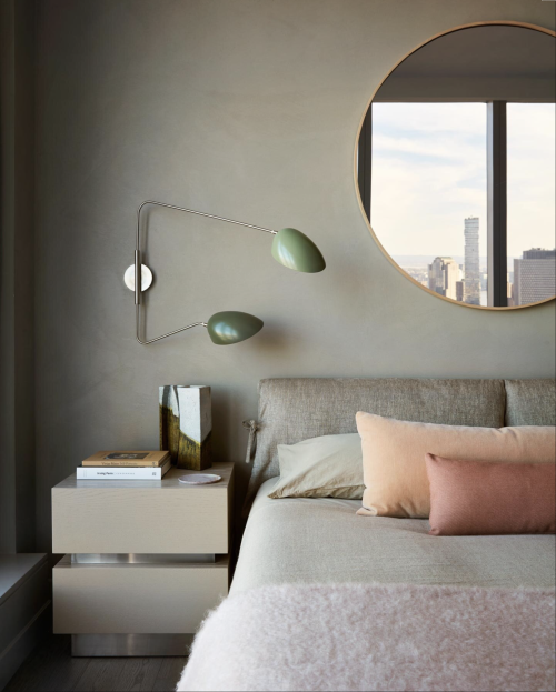 Breathtaking view: a stunning apartment in Manhattan, project by Jamie Bush + Co. House tour on http