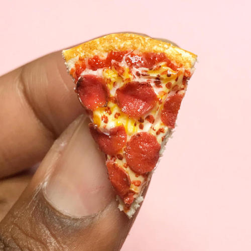 I JUST TRIED TO BUY ONE OF THESE BEAUTIFUL PIZZA PINS BUT THE SHOP DOESN’T SHIP TO CANADA. HOW