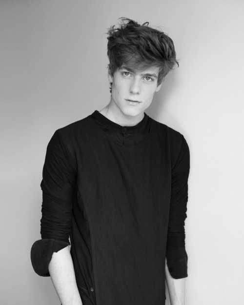 model-hommes:Mateus Fini with Way Model Management Brazil.