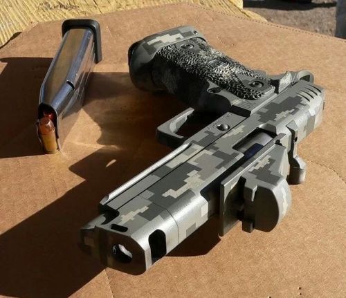 coffeeandspentbrass:  onedoomedspacemarine:  I kind of like digital camo.  That actually looks pretty good.