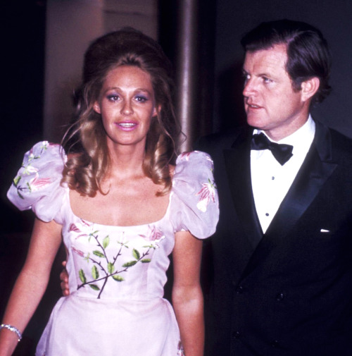 May 27, 1971 - Other pics of Joan & Ted attending the Kennedy Center Arts Preview Gala at the Ke