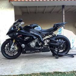 motorcycles-and-more:   BMW S1000RR
