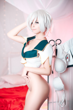 cosplayjapanesegirlsblog:   Seiken Tsukai no World Break -  Elena Arshavina [Disharmonica] 1-2