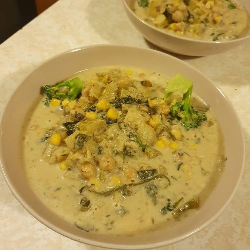 Creamy veggie soupRecipe: https://dishingouthealth.com/creamy-vegetable-soup-vegan I didn’t 