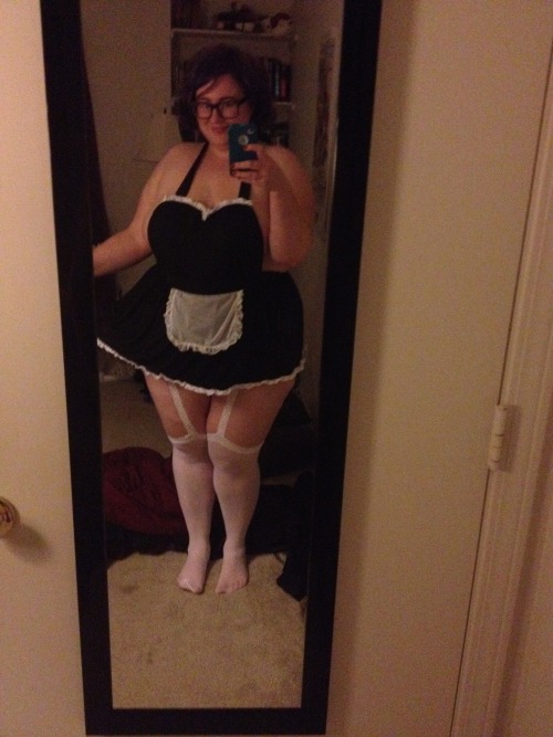 MarvelGirl shows off her french maid uniform porn pictures