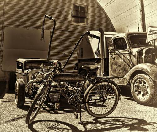 yopla:  (via Rat’s custom bicycle)