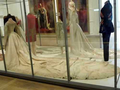 glitterofthepast: ghosts-of-imperial-russia:Russian Imperial Court Dress on display at the Hermitage