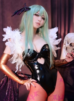 sharemycosplay:  You know we love a good Morrigan Aensland #cosplay! Amazing costume! #cosplay #darkstalkers cosplayeverywhere:  Darkstalkers’ Revenge (ヴァンパイア ハンター) ~ Morrigan Aensland (モリガン＝アーンスランド) 1, 2.