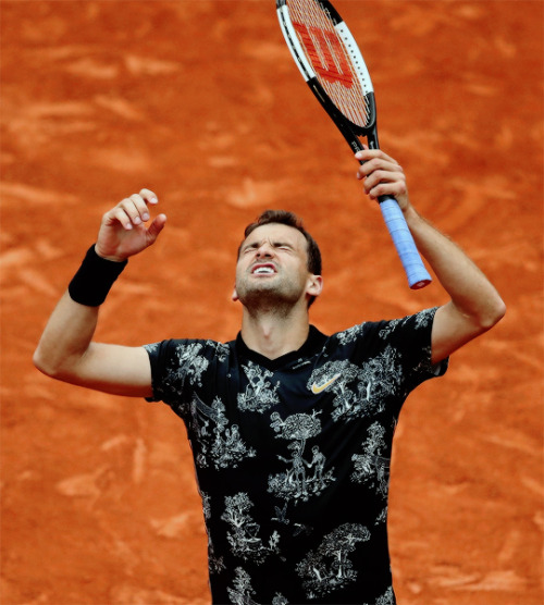 Grigor Dimitrov defeats Marin Cilic 6-7, 6-4, 4-6, 7-6, 6-3 to advance to R3 of Roland Garros 2019