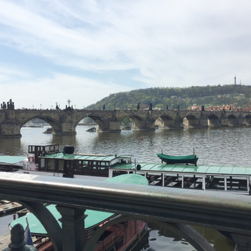Crossed the Charles Bridge and saw the Lennon wall #Sunday #Prague #holiYAY (at Prague, Czech Repub
