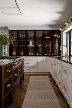 The Best White Paint #khloekardashianpantryorganization #kardashian #khloe #khloekardashianpantryorganization #modern #modernpantryorganization #organization #pantry