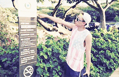 damnhaehyuk:  Hyukjae in Hawaii. (◡‿◡✿) 