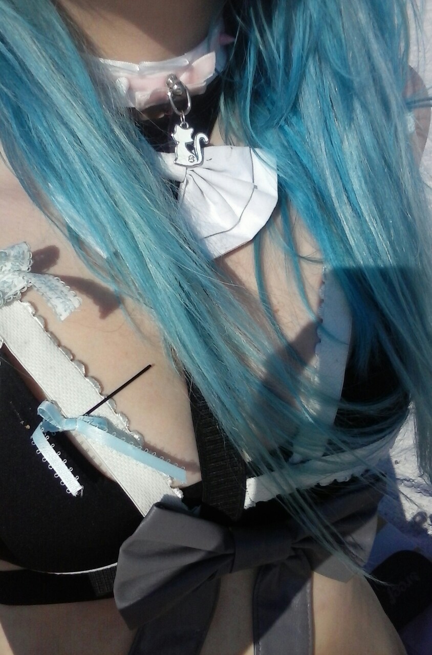 hentai-dreams:I’m a mess. The beach yesterday. 