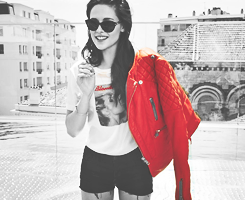 imprintedbytwilight:  Kristen+red 