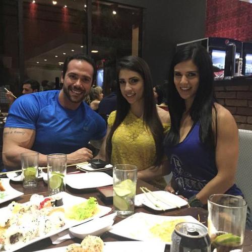 sexyfitnessgirls:  @EvaAndressaOf   #sexyfitnessgirlDespués del evento, pequeña cena con un par de amigos