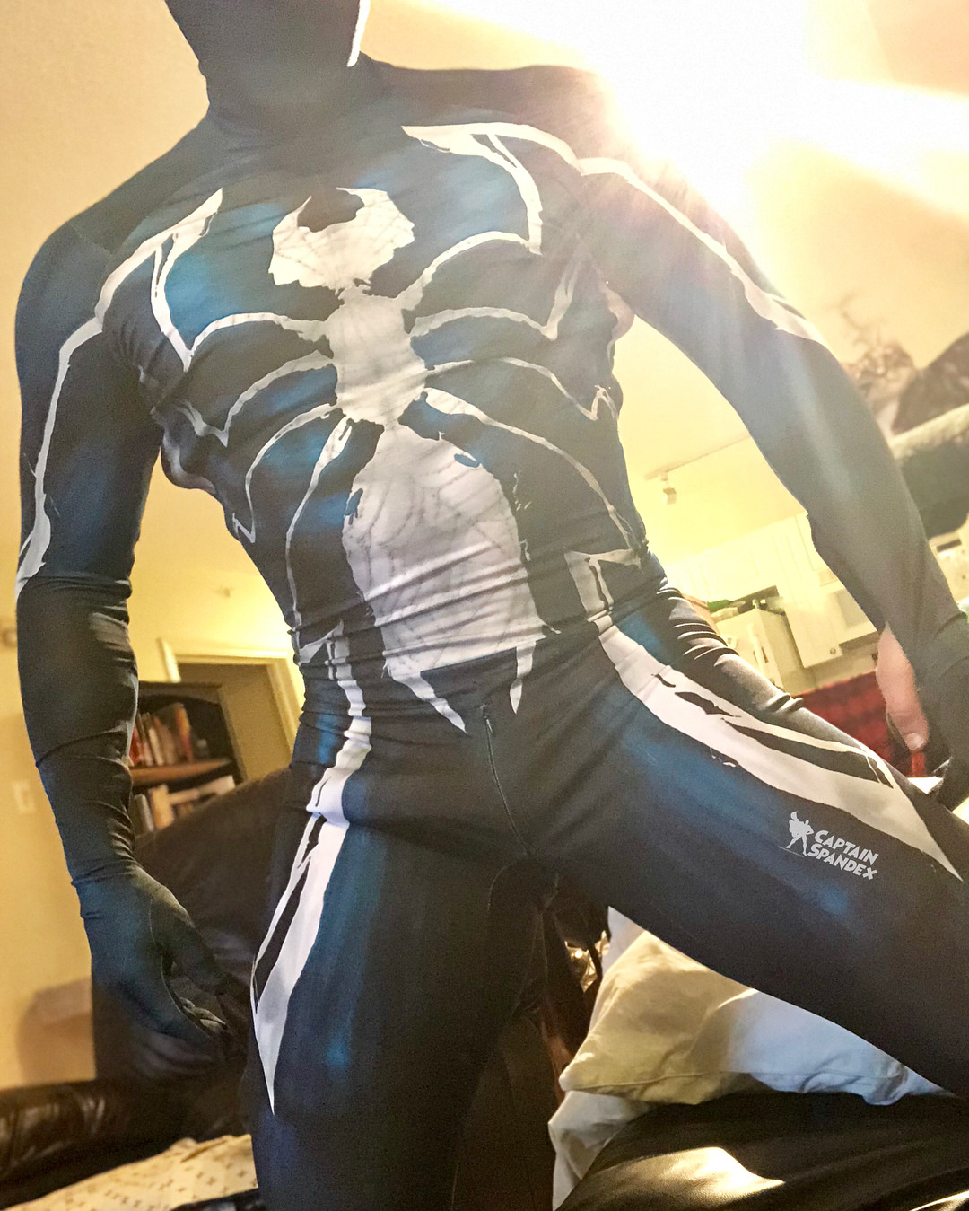 captnspandex:  Tom Hardy, est yer heart out . . . #cosplay #spandex #lycra #tights