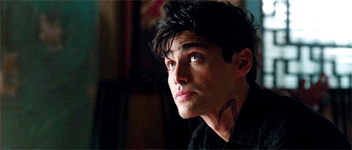 dailyaleclightwood:What do you think it’s after? 