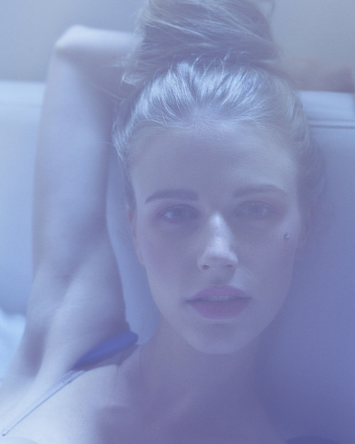 c-headsmag:  Exclusive: Vanessa Chromik by Valeria Farinella