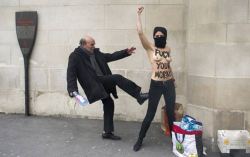 Femen Topless Jihad - Paris