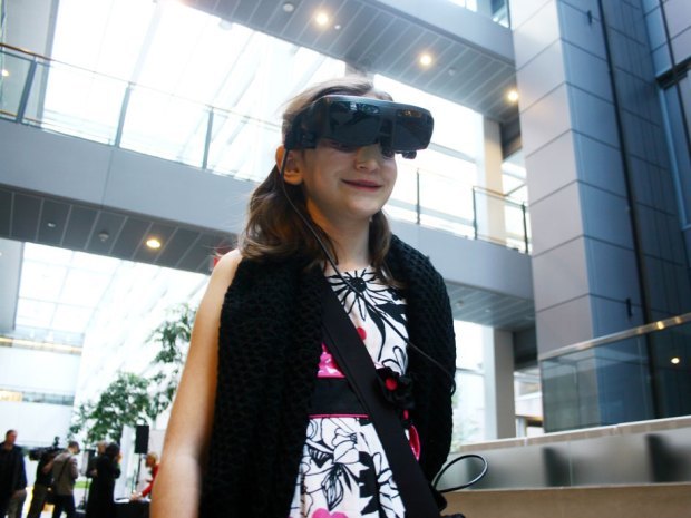 shortformblog:  nationalpost:  Legally blind Ottawa girl, sees with high-tech glasses: