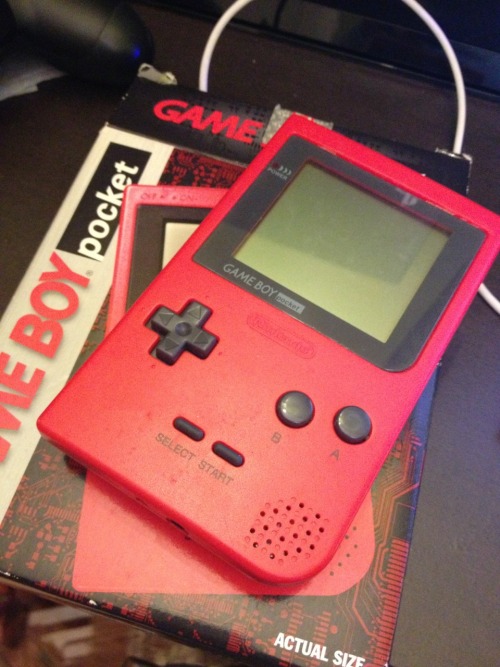 I got a red Game boy pocket as an early birthday present :) I’m so happy to add it to my colle