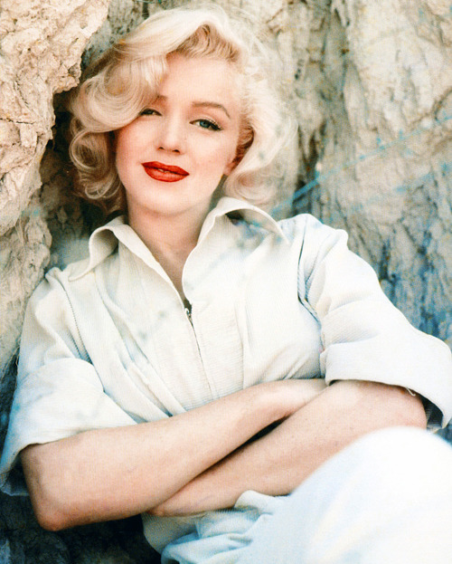 Atriz afirma que fantasma de Marilyn Monroe esteve no set de Blonde