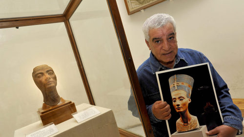 egypt-museum: Archaeologist Launches Repatriation Campaign for Egyptian TreasuresZahi Hawass, former