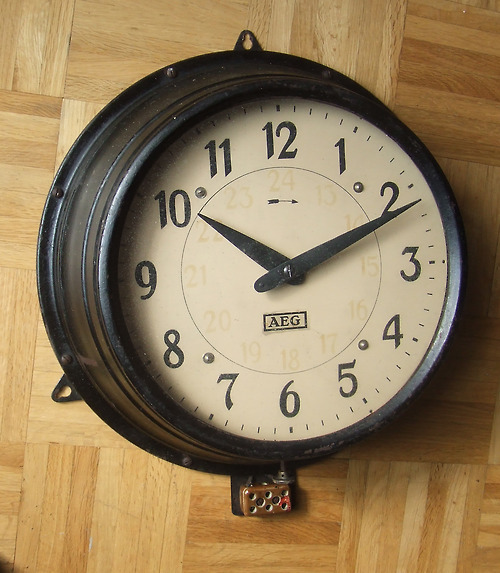 Peter Behrens, industrial clock for AEG,1909