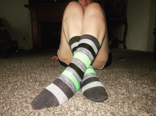 Happy #solesunday or #sockssunday! Took this pic during my shoot with @feetmuseum @sockmuseummy bi