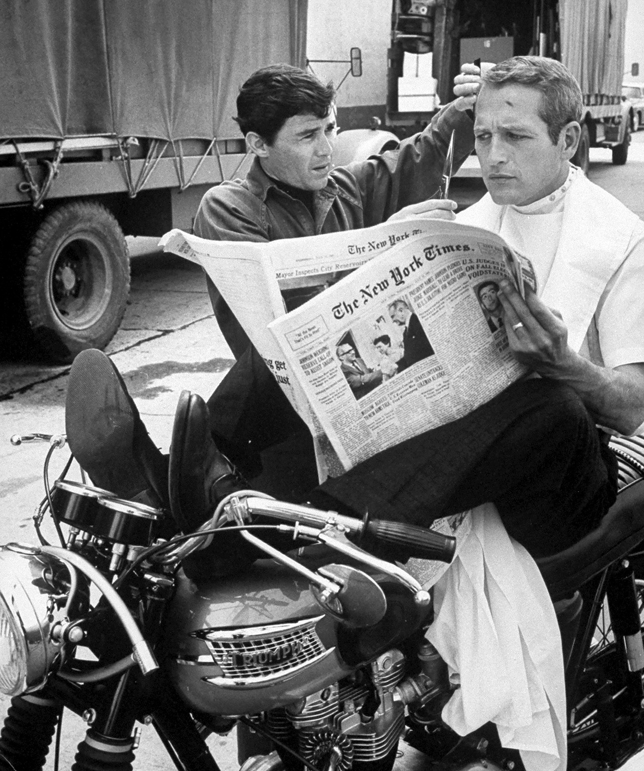 Keep It Trim.
Paul Newman, with Jay Sebring, 1965.