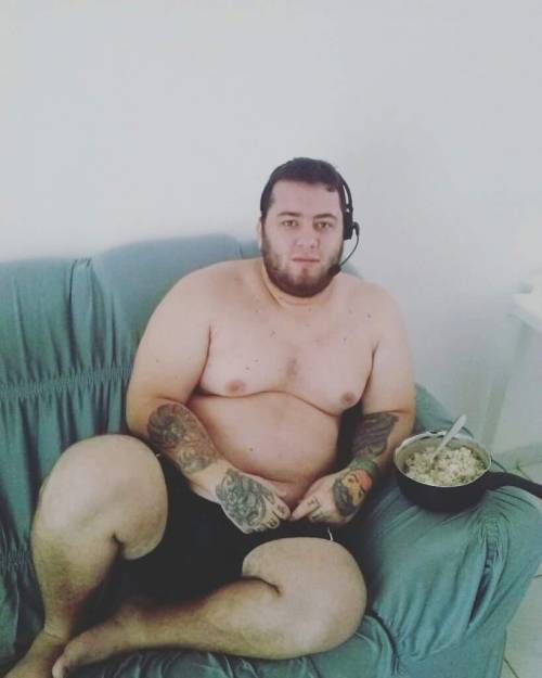 gorditolindo44:Se la chuparía toda