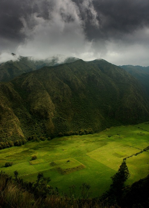 xntropy:  Storms Brewing By [antonsrkn]   